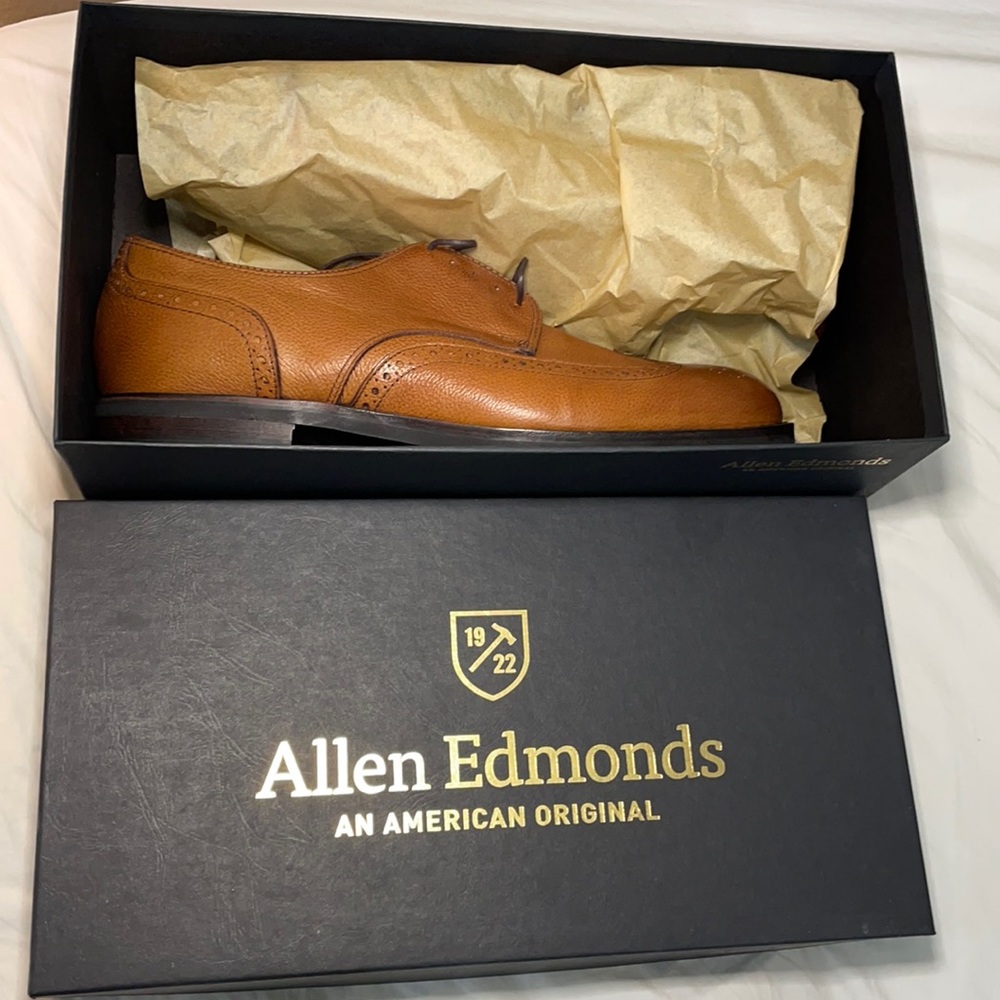 Allen Edmonds Nomad Short Wing